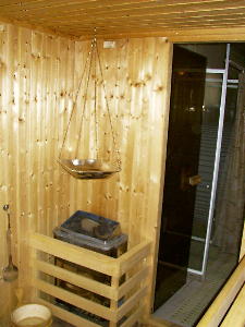 Sauna mit Duschraum und Tauchbecken